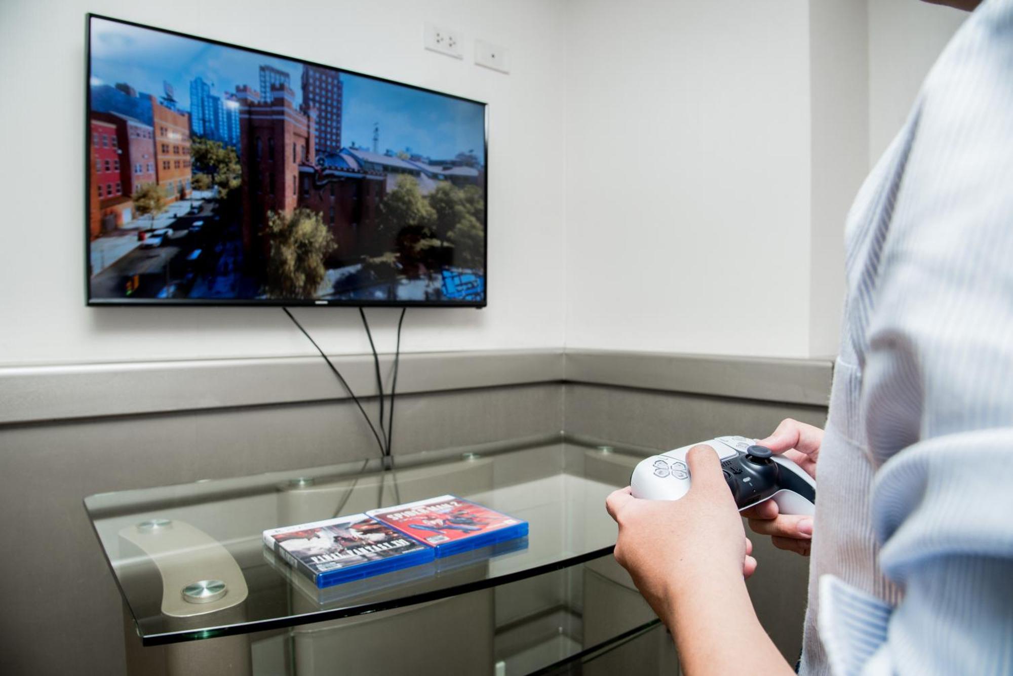 โรงแรมเชอร์วูดเรสซิเดนซ์ โฮจิมินห์ซิตี้ ภายนอก รูปภาพ A 4K television
