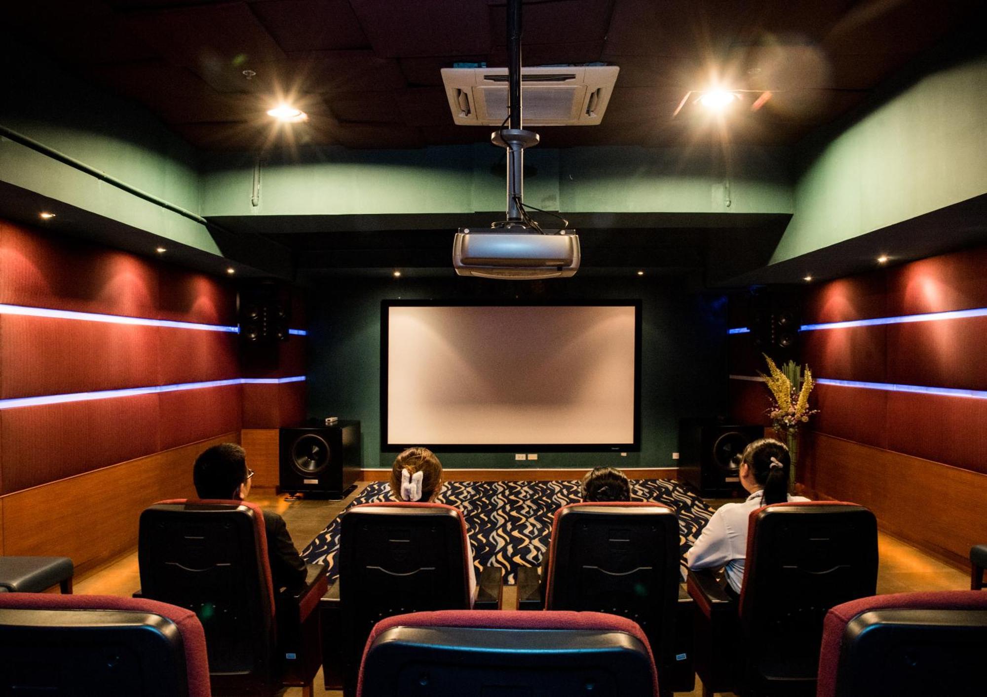 โรงแรมเชอร์วูดเรสซิเดนซ์ โฮจิมินห์ซิตี้ ภายนอก รูปภาพ A home theater