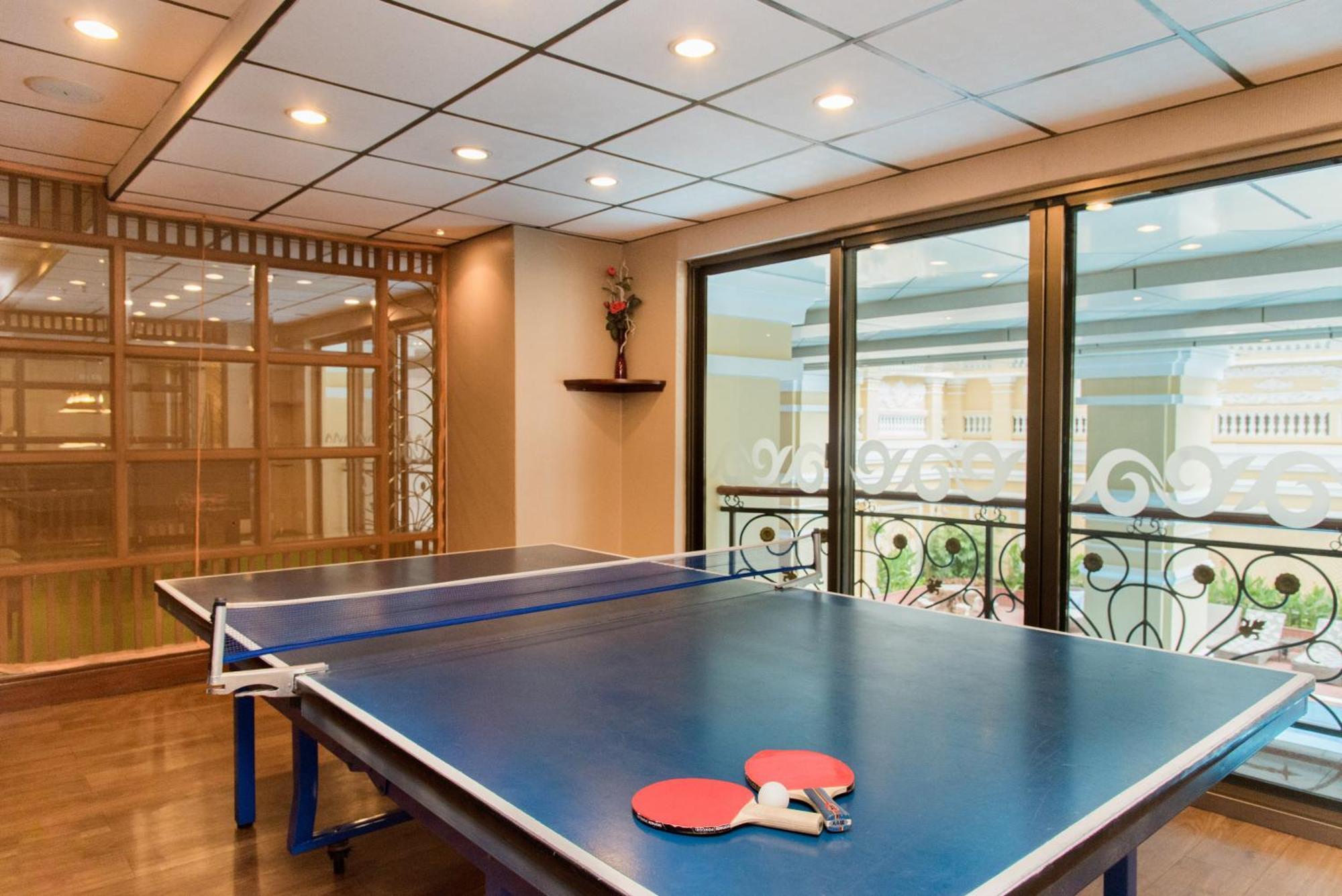 โรงแรมเชอร์วูดเรสซิเดนซ์ โฮจิมินห์ซิตี้ ภายนอก รูปภาพ A table tennis table